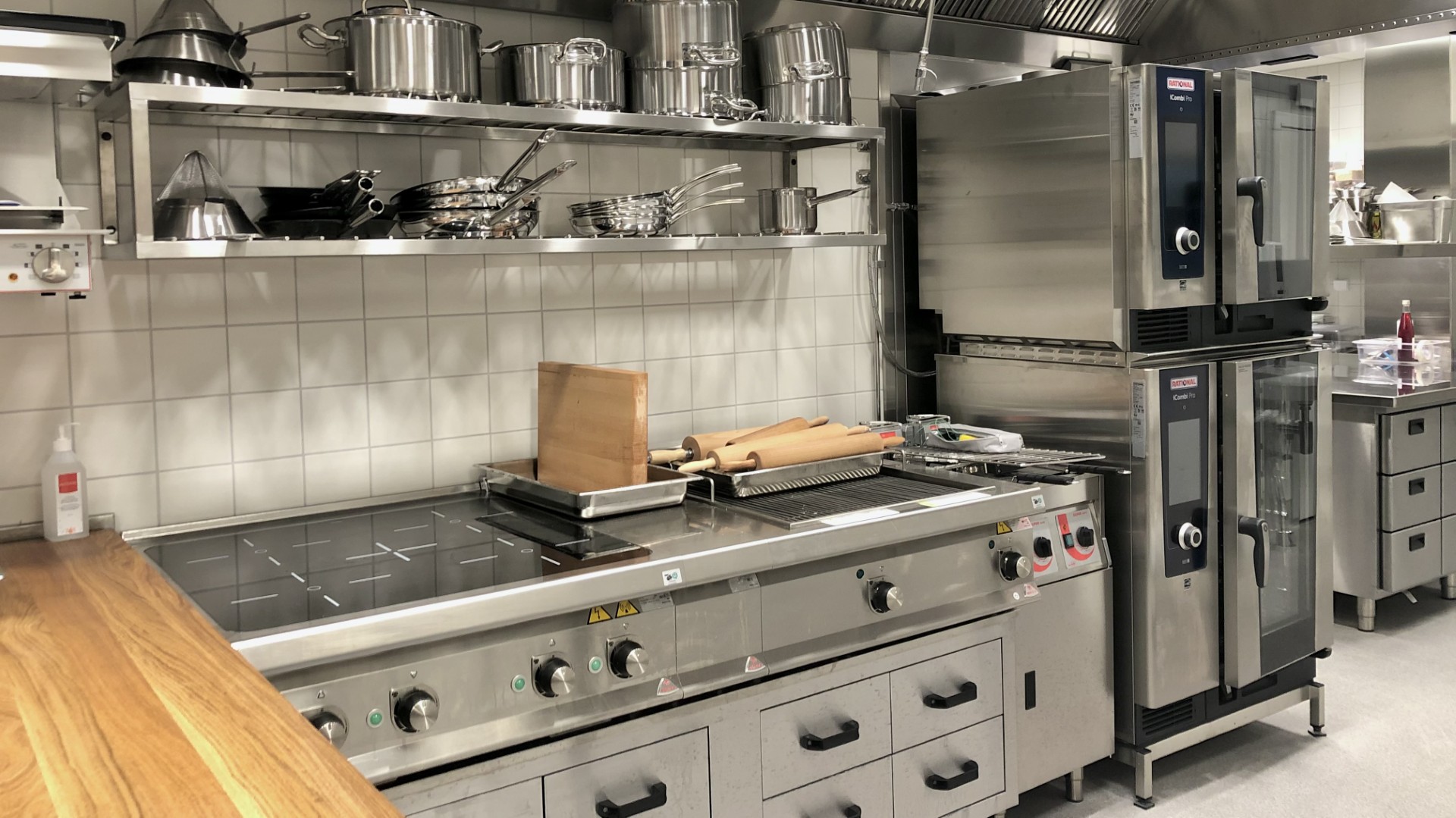 restaurangkök rostfritt